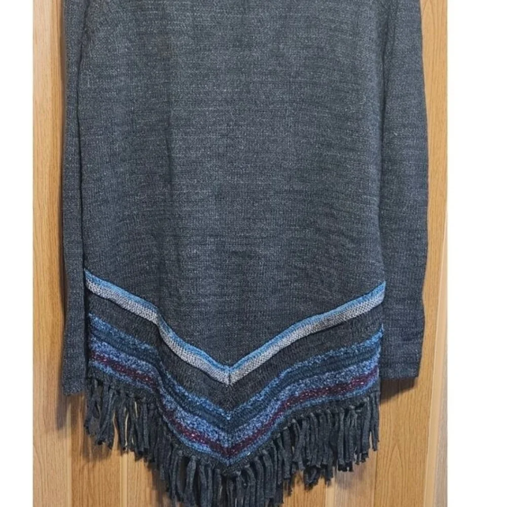 Soft Surroundings Charcoal and  Fringed Bottom - Picture 4 of 5